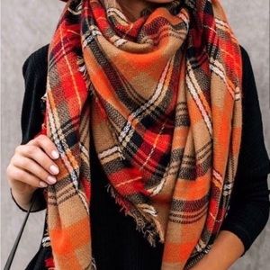 NWT Plaid Blanket Scarf ⭐️ Perfect for Fall! 🍁🍂🍃⭐️